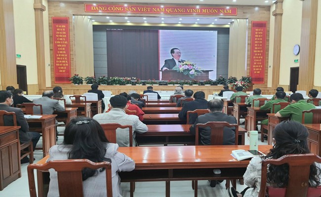 Hội nghị toàn quốc nghiên cứu, học tập, quán triệt nội dung Kết luận, Quy định của Ban Chấp hành Trung ương Đảng lần thứ tư (khóa XIII)