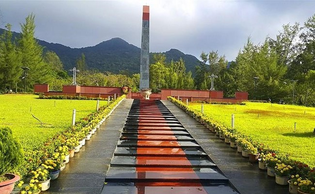 Viếng thăm Côn Đảo 